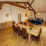 Vakantiehuis Loft Spacieux - Piscine - 220m2 - Calme *
