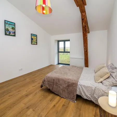 Loft Spacieux - Piscine - 220m2 - Calme * Rivières