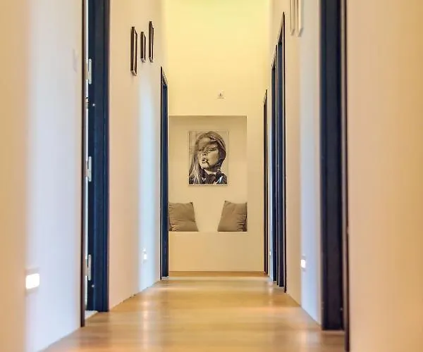 Ferienhaus Loft Spacieux - Piscine - 220m2 - Calme *