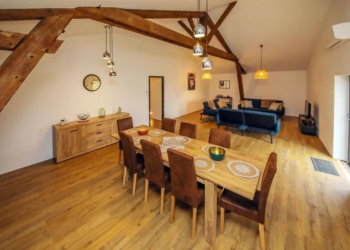 Ferienhaus Loft Spacieux - Piscine - 220m2 - Calme *