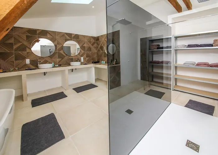 Ferienhaus Loft Spacieux - Piscine - 220m2 - Calme