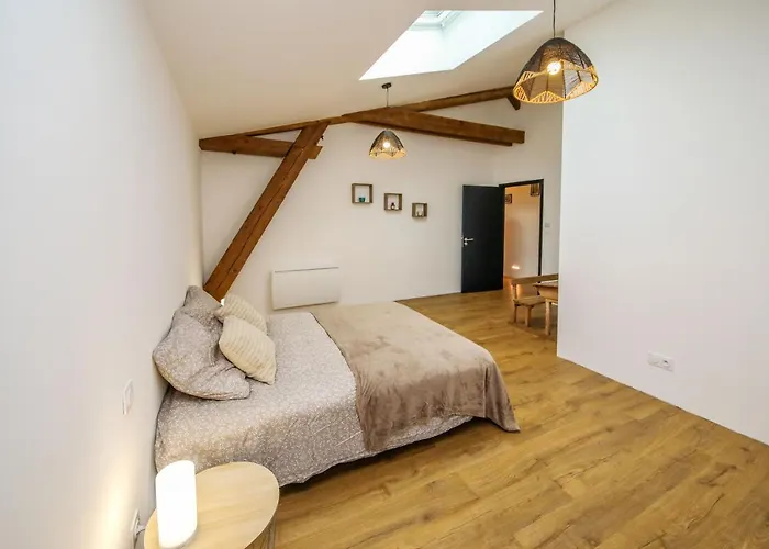 Ferienhaus Loft Spacieux - Piscine - 220m2 - Calme *