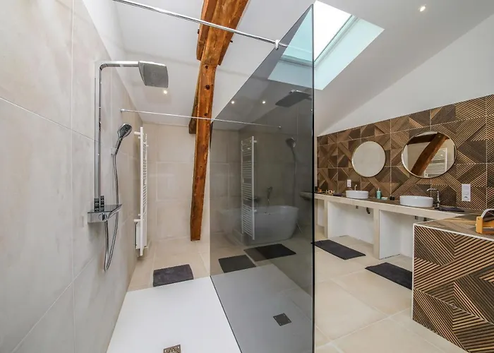 Loft Spacieux - Piscine - 220m2 - Calme